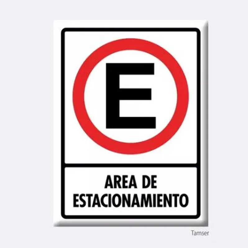 ÁREA DE ESTACIONAMIENTO